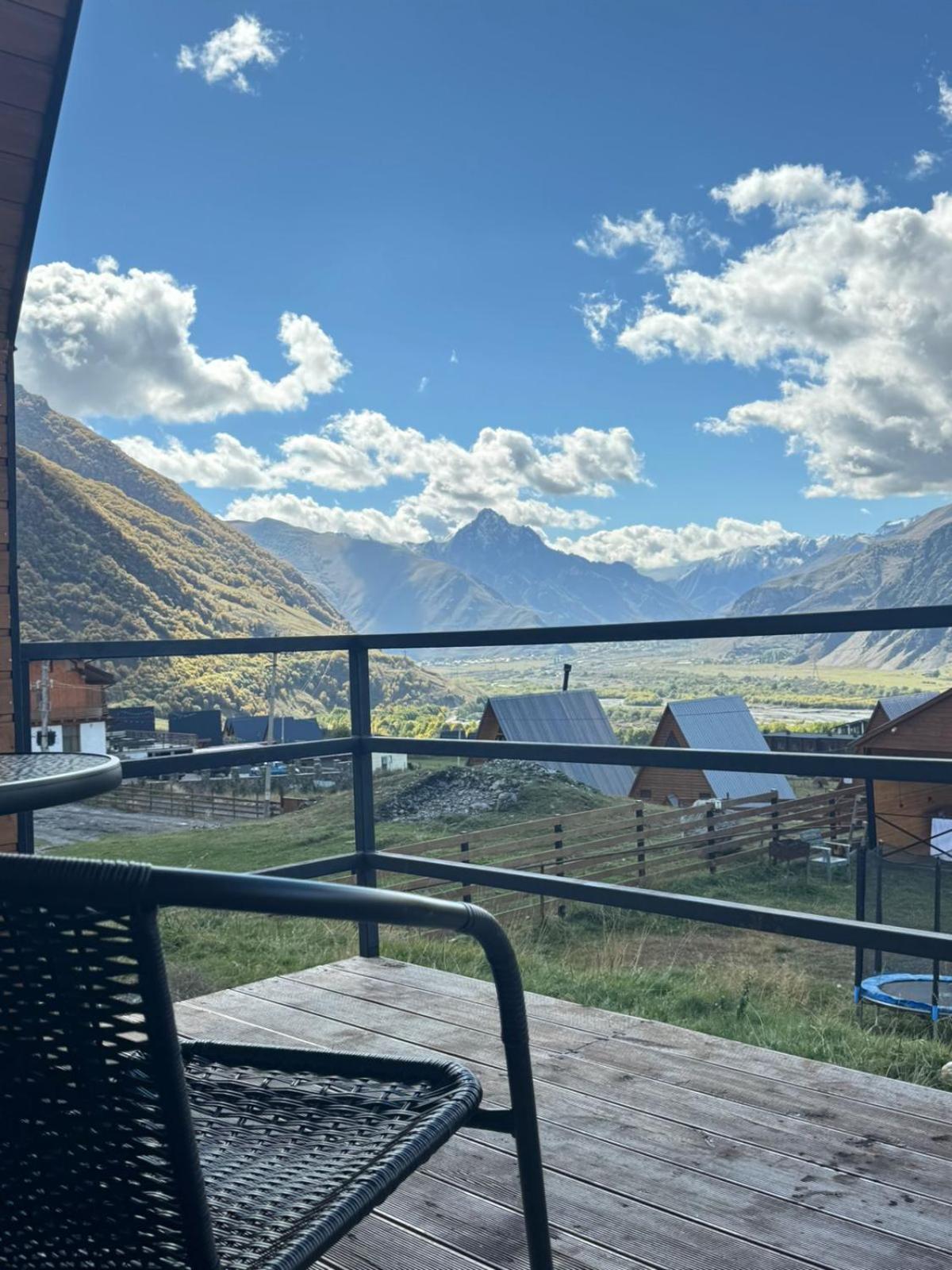 Misty Rocks Kazbegi Apartment ภายนอก รูปภาพ